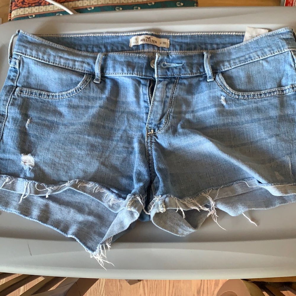 Hollister 11 Women Shorts